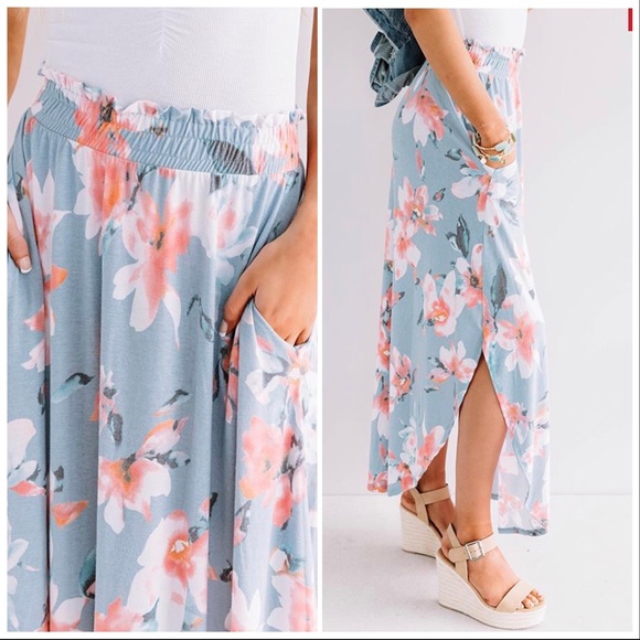 /HAMPTONS/ 5āļø Flowy Floral Maxi Skirt w/ pockets - Picture 2 of 2